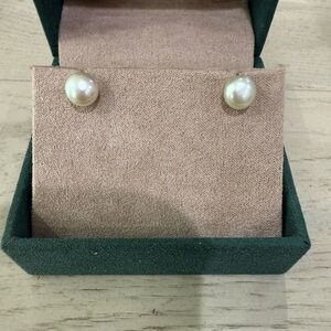 Elegant Pearl Stud Earrings